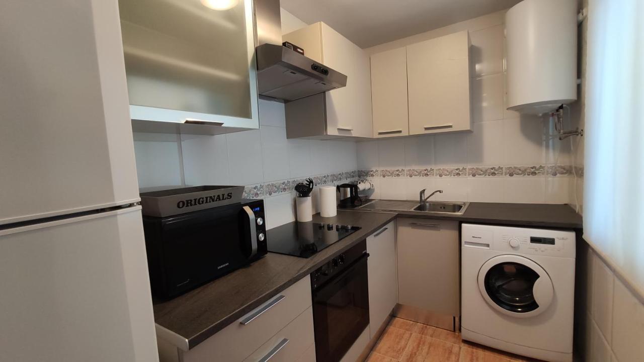 Apartamentos Seneca Junto Al Centro Малага Экстерьер фото