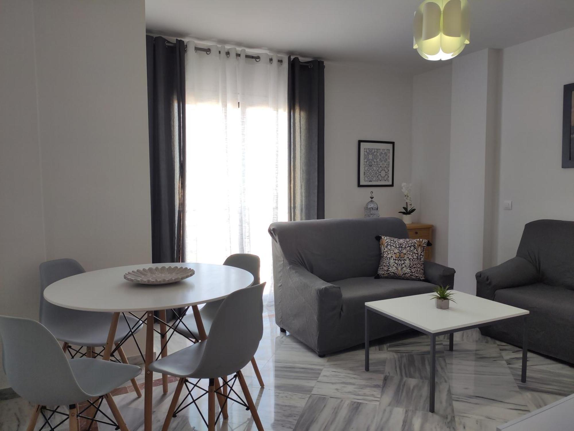 Apartamentos Seneca Junto Al Centro Малага Экстерьер фото