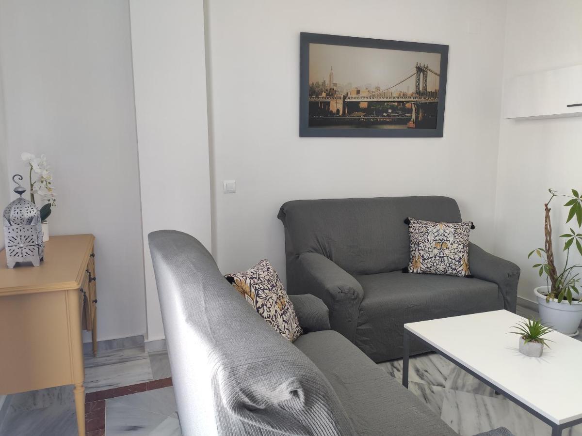 Apartamentos Seneca Junto Al Centro Малага Экстерьер фото