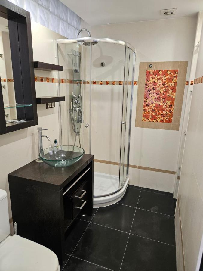 Apartamentos Seneca Junto Al Centro Малага Экстерьер фото