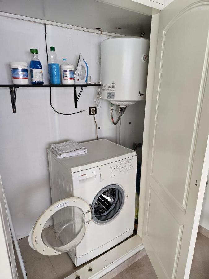 Apartamentos Seneca Junto Al Centro Малага Экстерьер фото