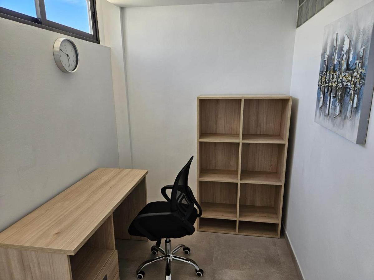 Apartamentos Seneca Junto Al Centro Малага Экстерьер фото