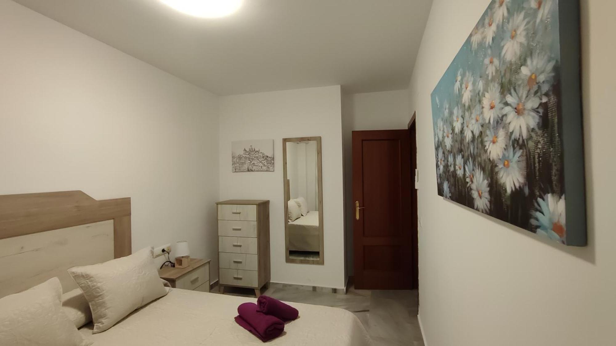Apartamentos Seneca Junto Al Centro Малага Экстерьер фото
