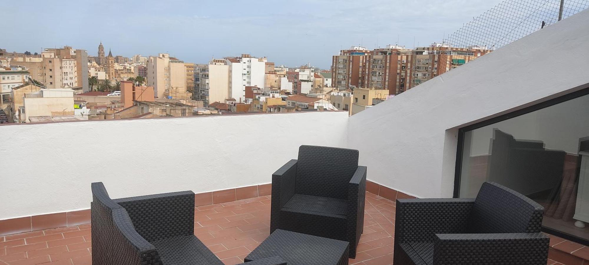 Apartamentos Seneca Junto Al Centro Малага Экстерьер фото