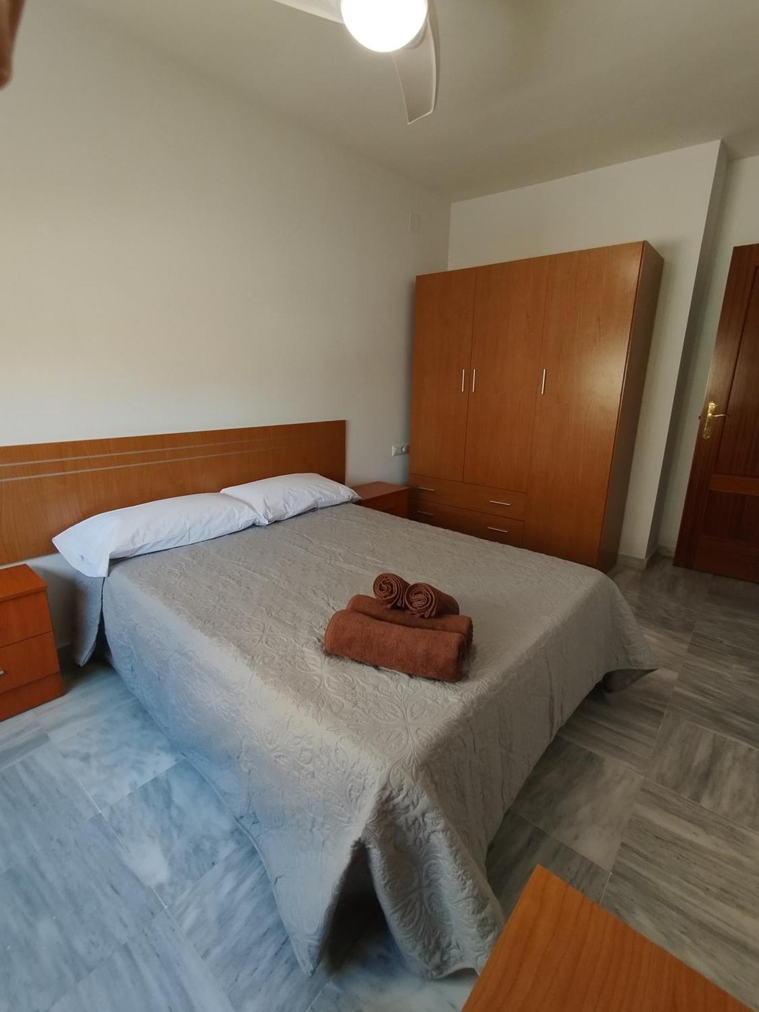 Apartamentos Seneca Junto Al Centro Малага Экстерьер фото